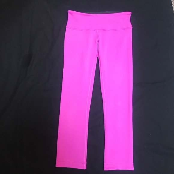 lululemon athletica Pants - Lululemon Pink Capri Leggings