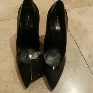 Blk two tone pumps