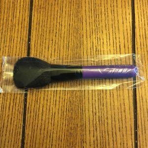 New MAC Selena Powder/Blush Brush