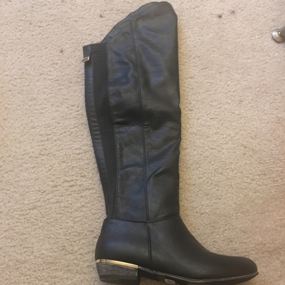 Black knee high boots (Gervaise-96)