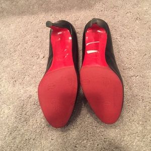 Christian louboutin simple pump