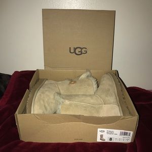 Bailey Button II in Sand