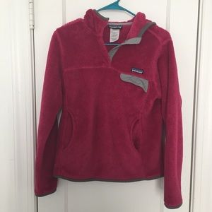Patagonia hooded pullover size small. EUC!