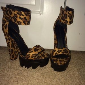 Cheetah/Leopard Print Heels