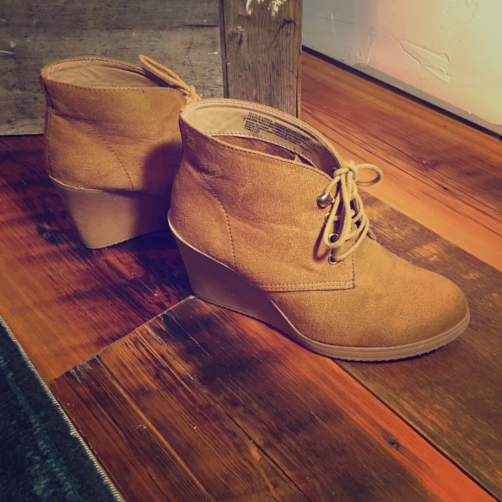 🚫SOLD🚫 Merona Wedge Booties