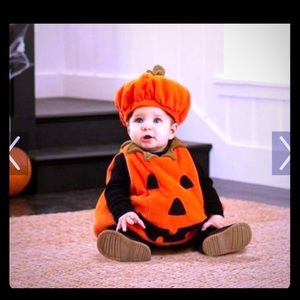Baby pumpkin 🎃 costume. 12-24 m