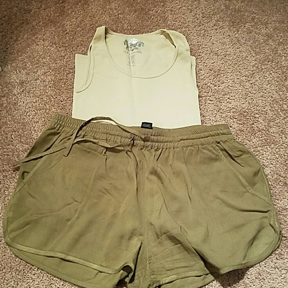 Stretch tank top by sugarlips like new