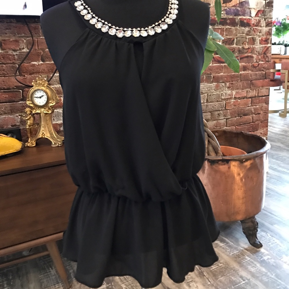Sexy keyhole peplum top