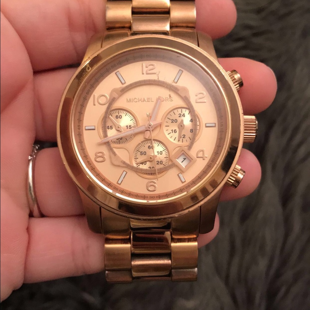MICHAEL KORS ROSE GOLD WATCH
