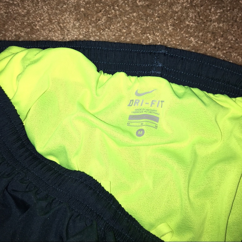 Nike Shorts - Picture 2 of 3