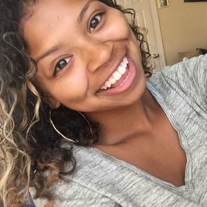 Meet your Posher, Leticia