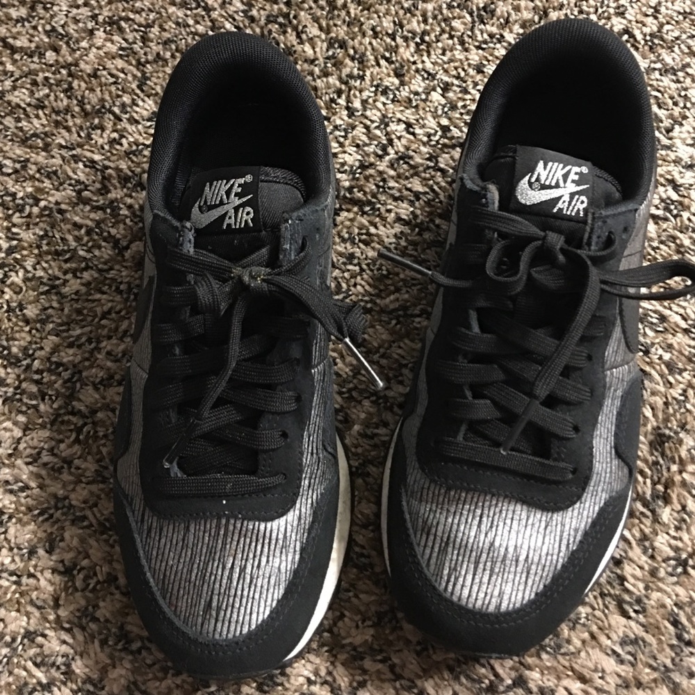 Nike - Picture 4 of 4