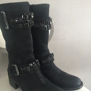 Vera Wang Boots