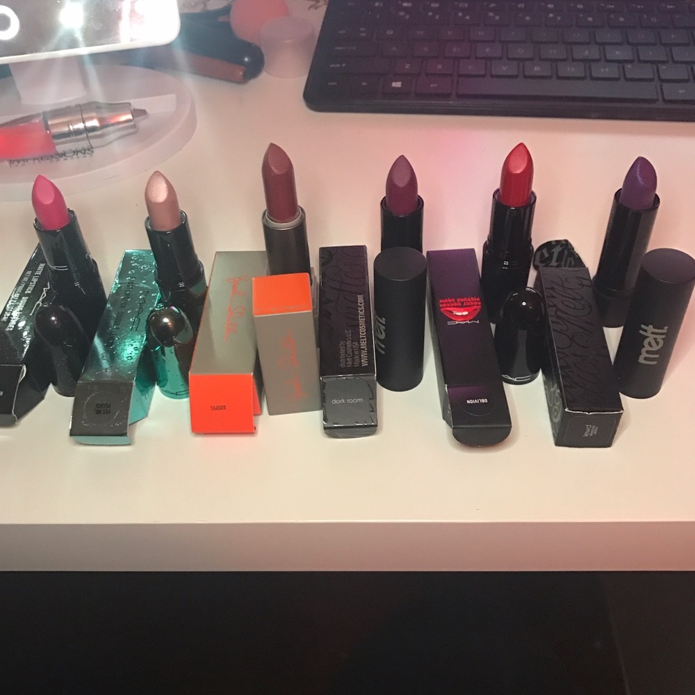Mac, Melt lipsticks