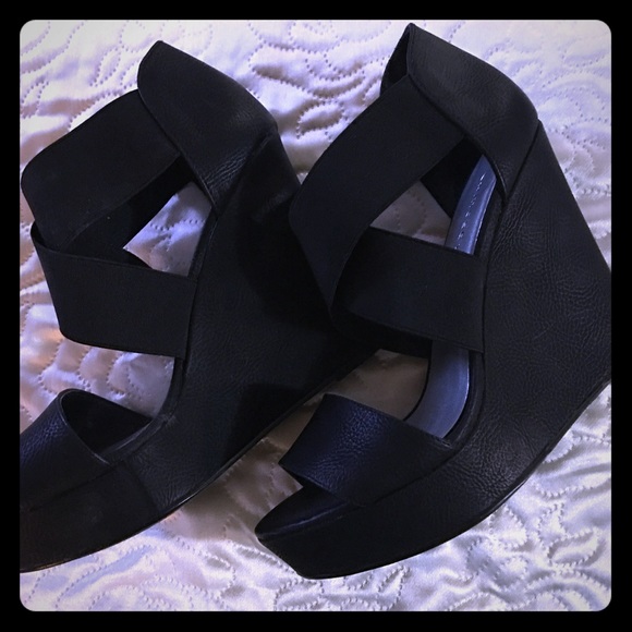 Chinese Laundry Shoes - Chinese Laundry black heels