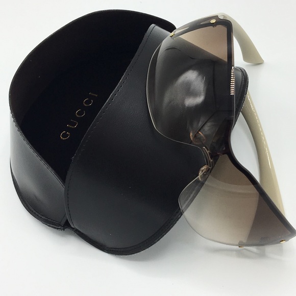 Gucci Accessories - Gucci sunglasses with logo