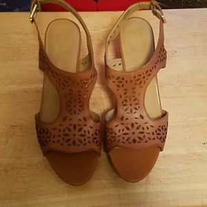 Franko Sarto platform sandals