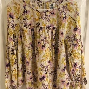 Old Navy Peasant Blouse in Mustard Flower Pattern
