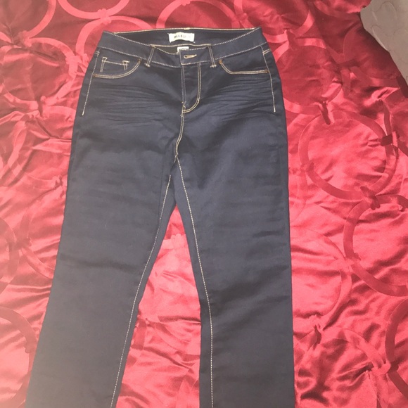 blue spice Denim - Size 9,mid rise, dark wash, skinny jeans/jegging