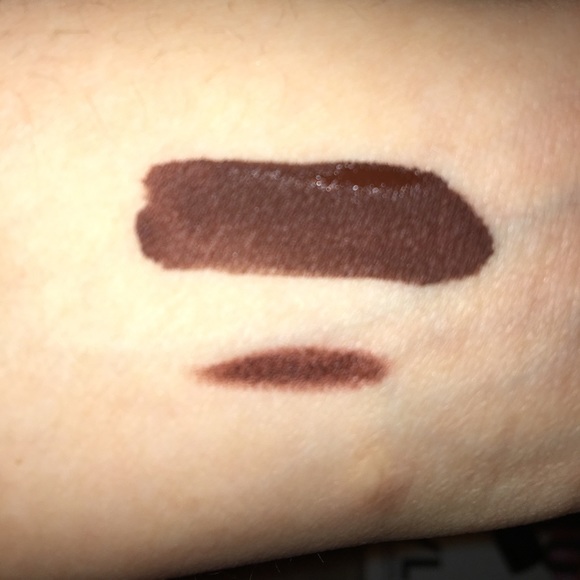 Kylie Jenner - Picture 3 of 3