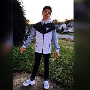 Meet your Posher, Cole