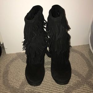 Black 3-layer fringe boots