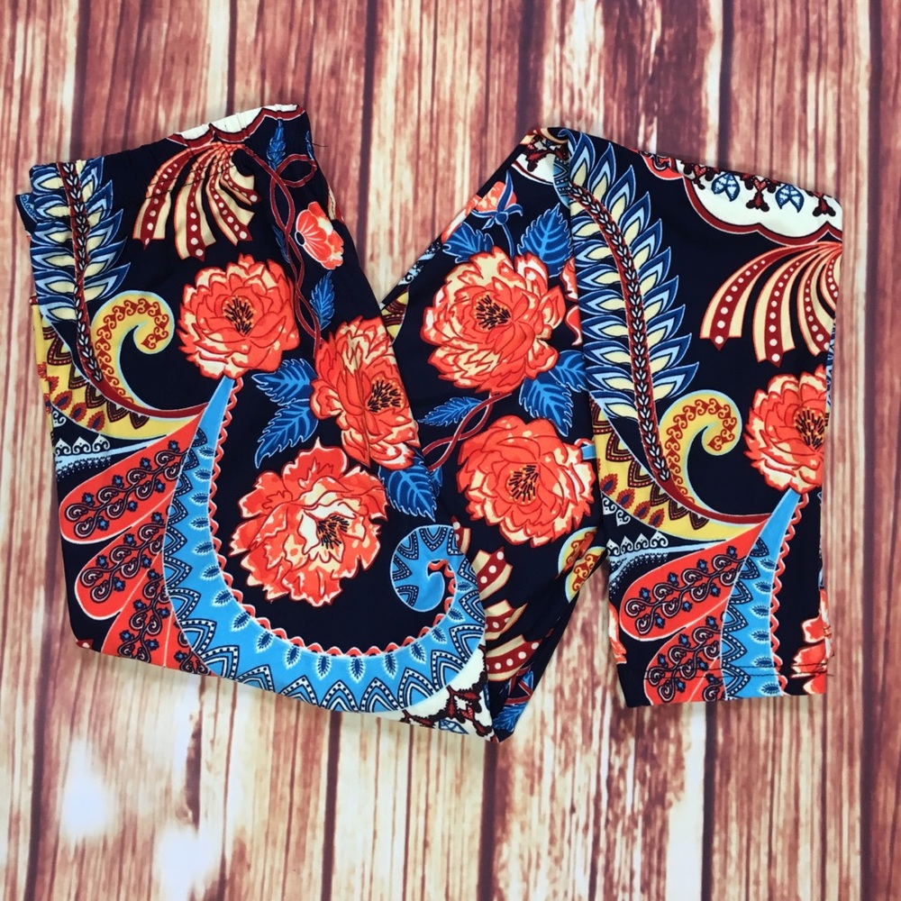 Colorful paisley soft brush knit leggings