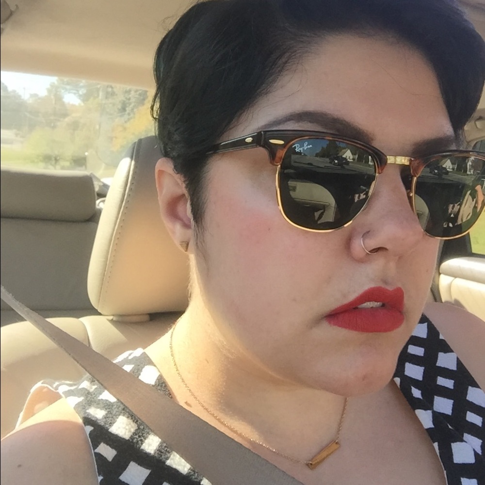 Meet your Posher, Ashley