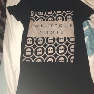 Twenty One Pilots merch shirt
