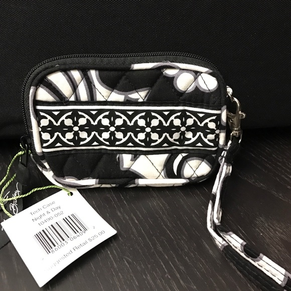 Vera Bradley Handbags - Vera Bradley multipurpose wallet/ wristlet