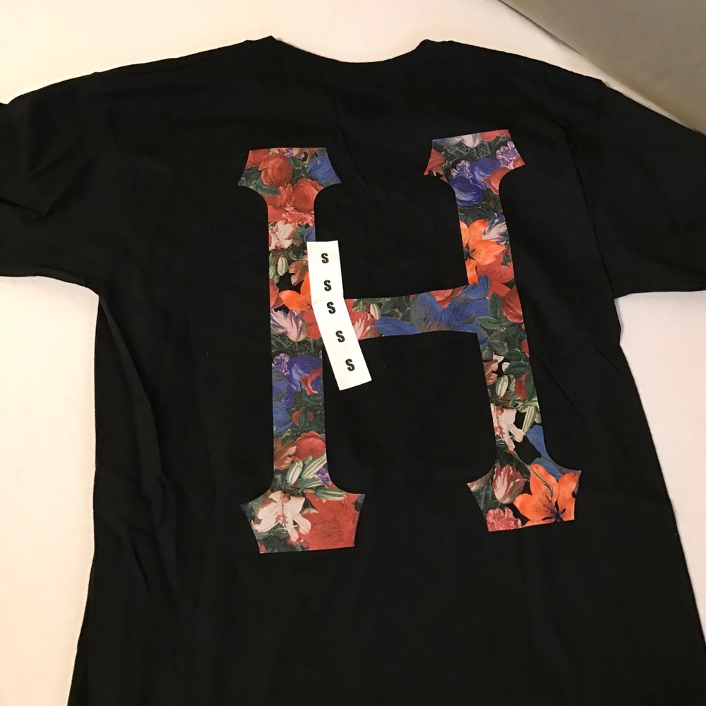NWT huf t shirt sz S