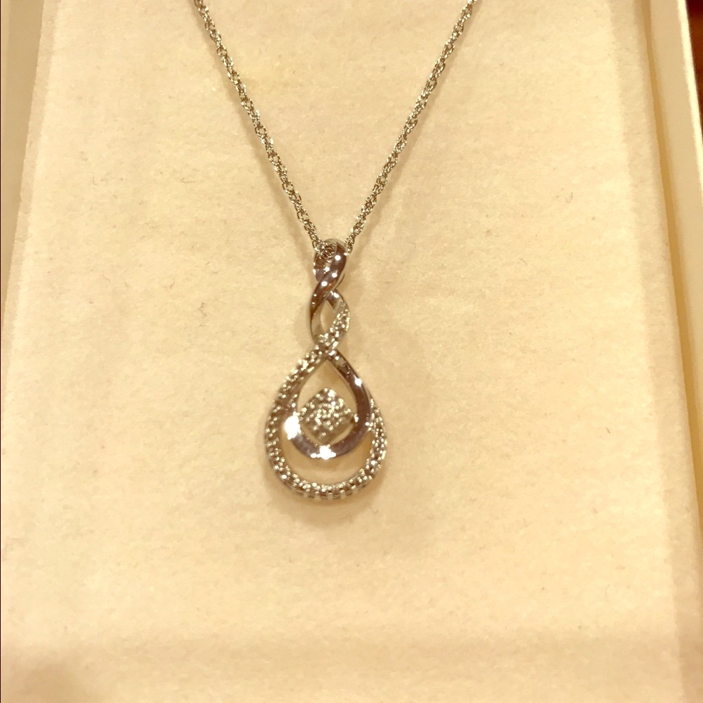 Kay Jewelers sterling silver infinity necklace