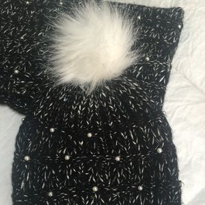 Betsy Johnson hat & scarf set