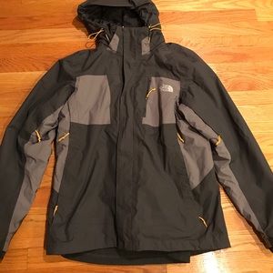 North Face Men's Grey Hyvent Jacket