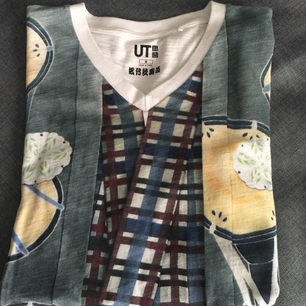 Uniqlo mens t shirt