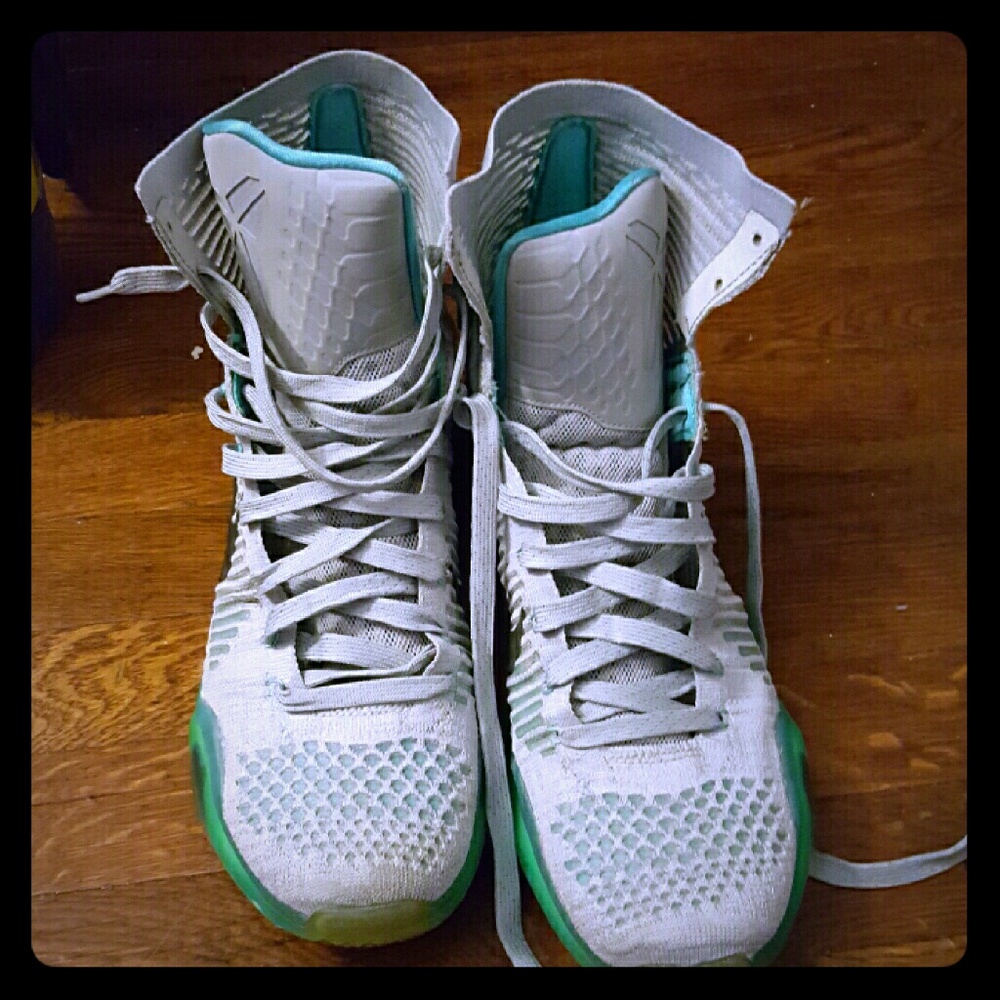 Kobe 10 Wolf Grey