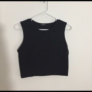black crop tank