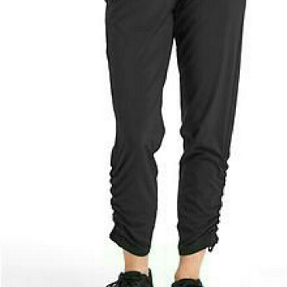 Studio cinch leg pant gap. Jogger black like lulu
