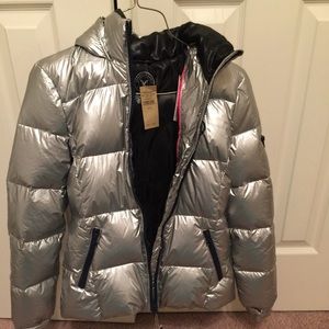 American eagle silver puff jacket