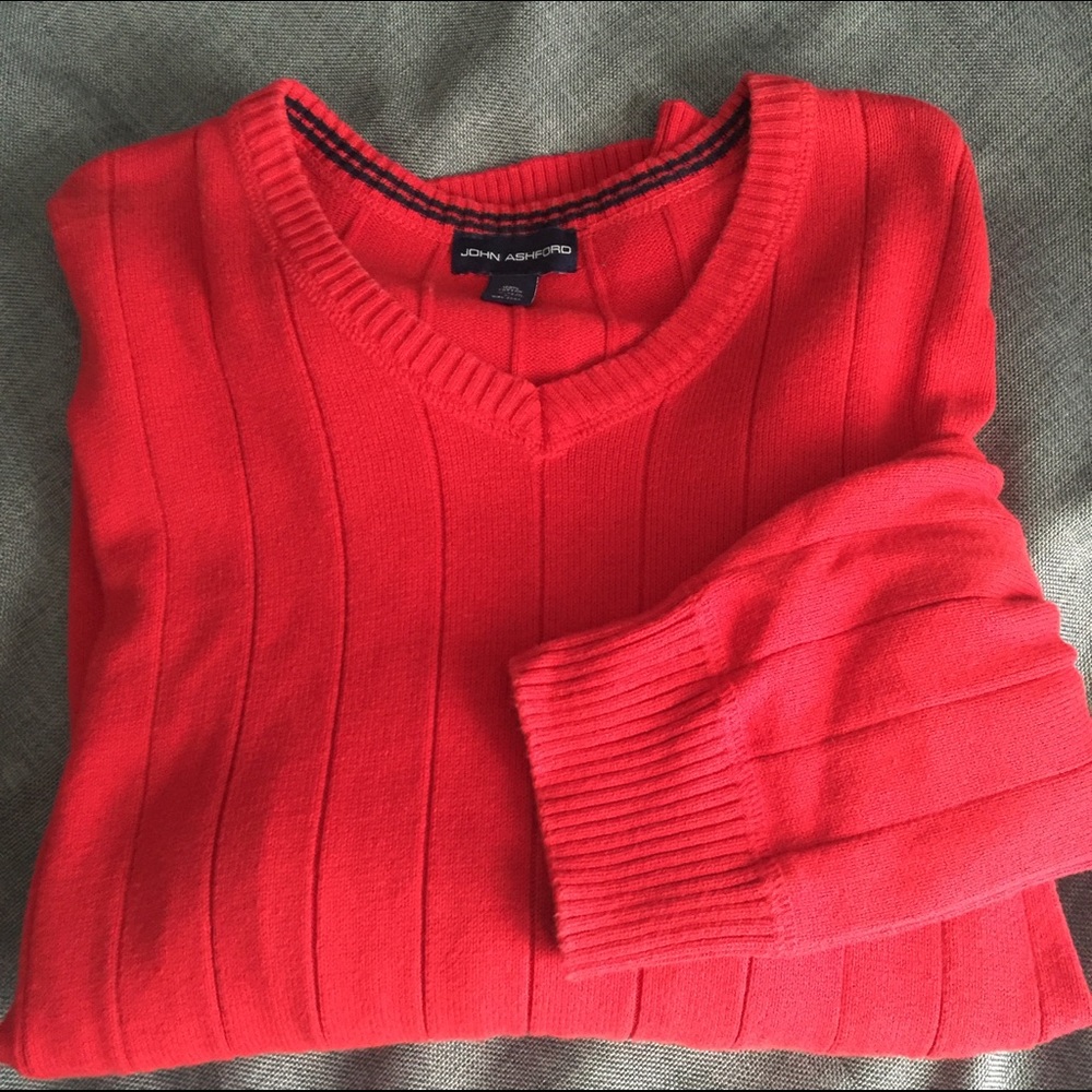 Pullover v neck