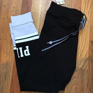 NWT VS lace up yoga leggings Blk/purple size sm
