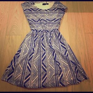 Blue and white pattern summer dress