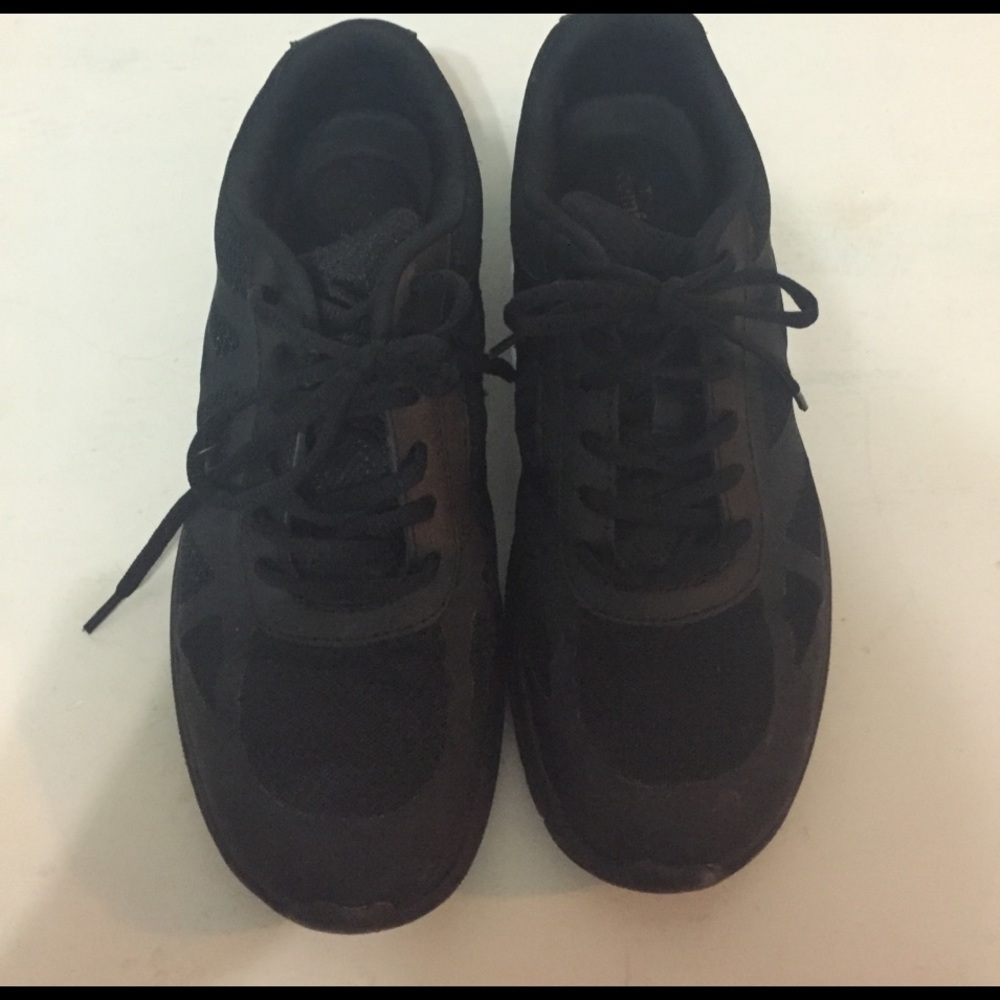 Restaurant sneakers