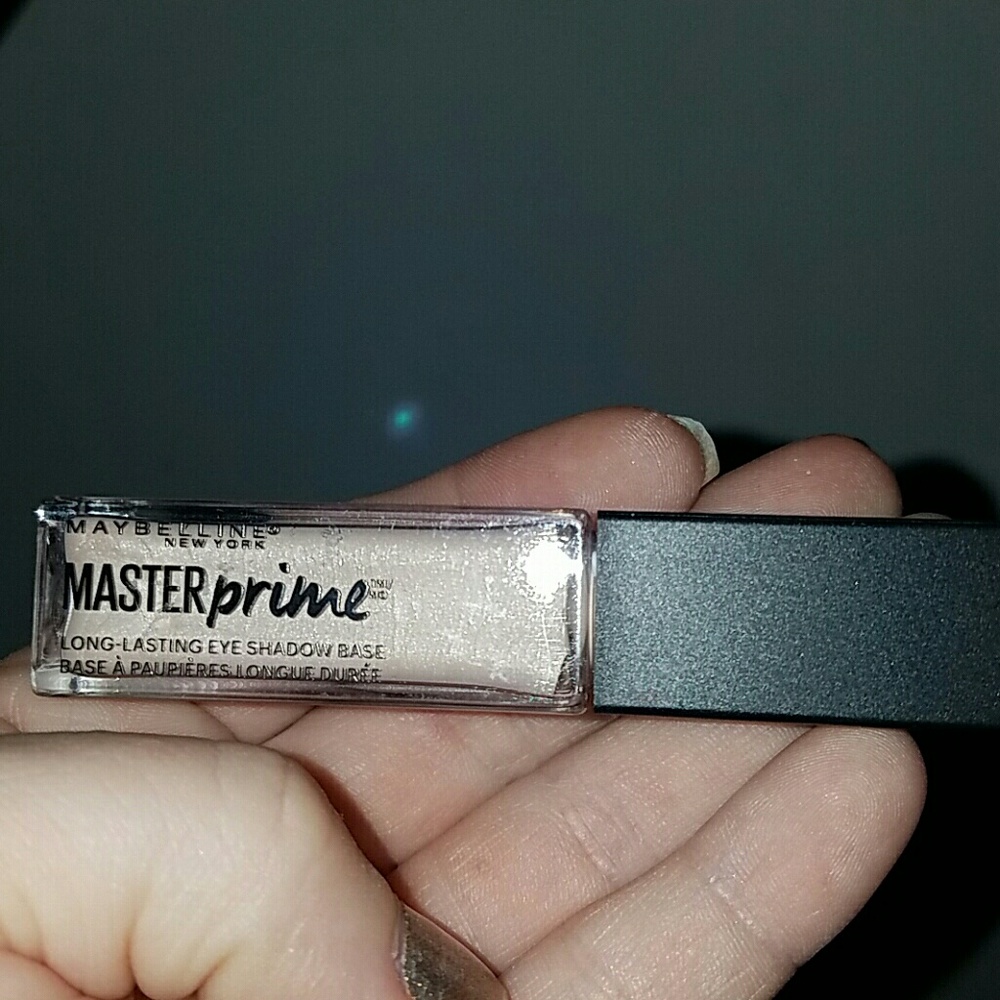 Master prime by Mayebelline Eye Shadow Base New