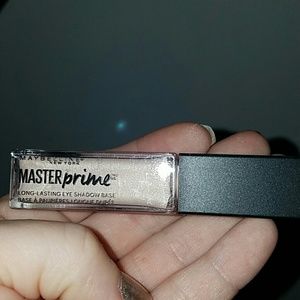 Master prime by Mayebelline Eye Shadow Base New
