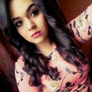 Meet your Posher, Adriana