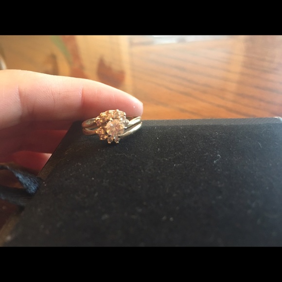 14k yellow gold bridal set - Picture 3 of 8