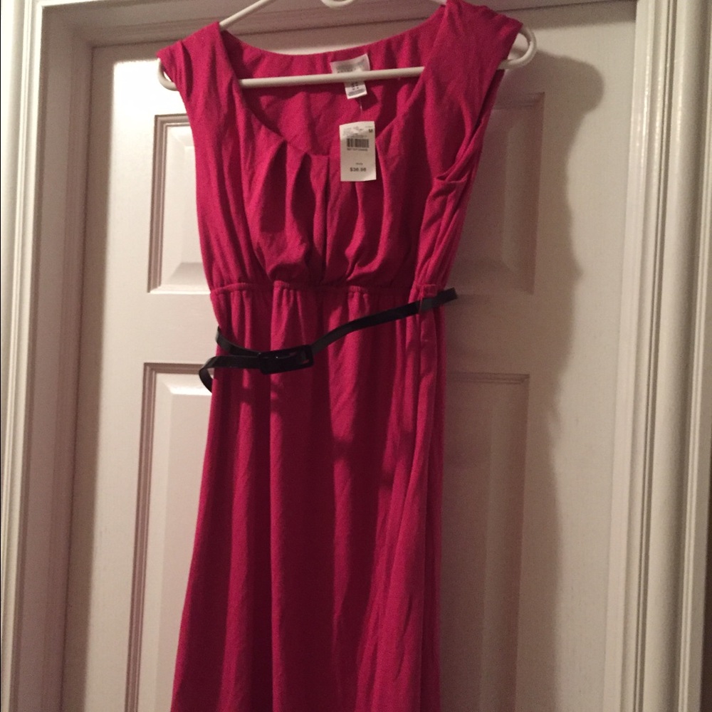 NWT Maternity hot pink dress w black belt