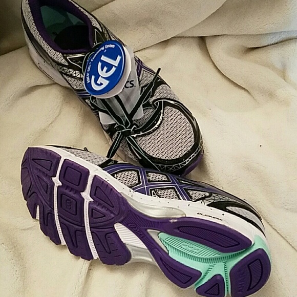 NEW! ASICS GEL Cushioning  Sys Sneakers - Picture 3 of 3