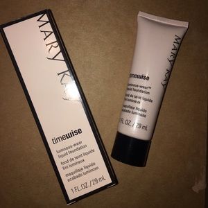 Mary Kay timewise luminous-wear foundation ivory 4